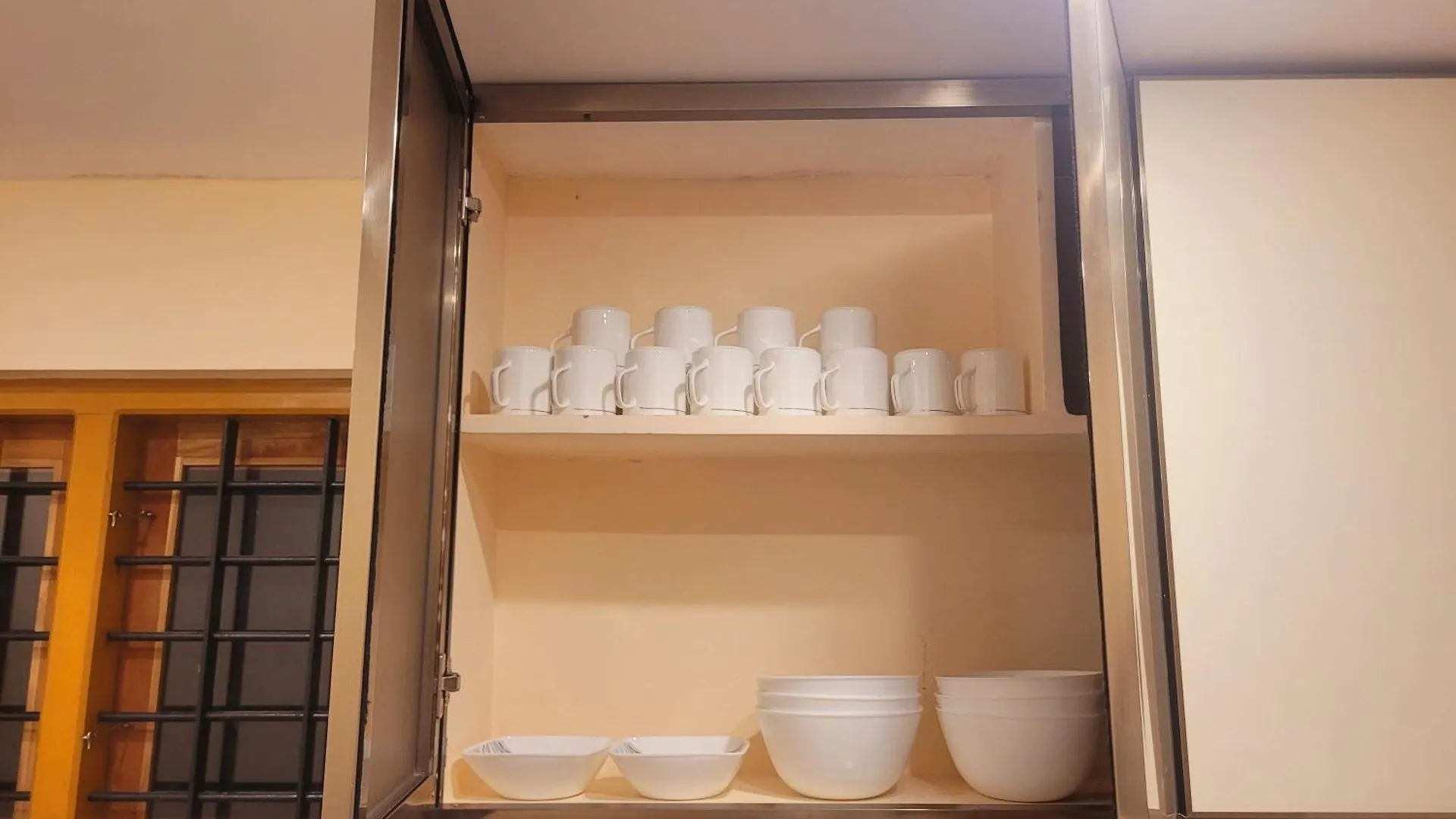 Newcastle Holidays Entire Ground Floor 3 Bedrooms Kitchen Dining Living 8 Guests Kumudi India