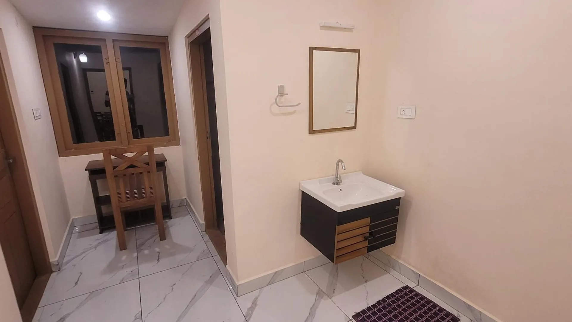 Newcastle Holidays Entire Ground Floor 3 Bedrooms Kitchen Dining Living 8 Guests Kumudi India