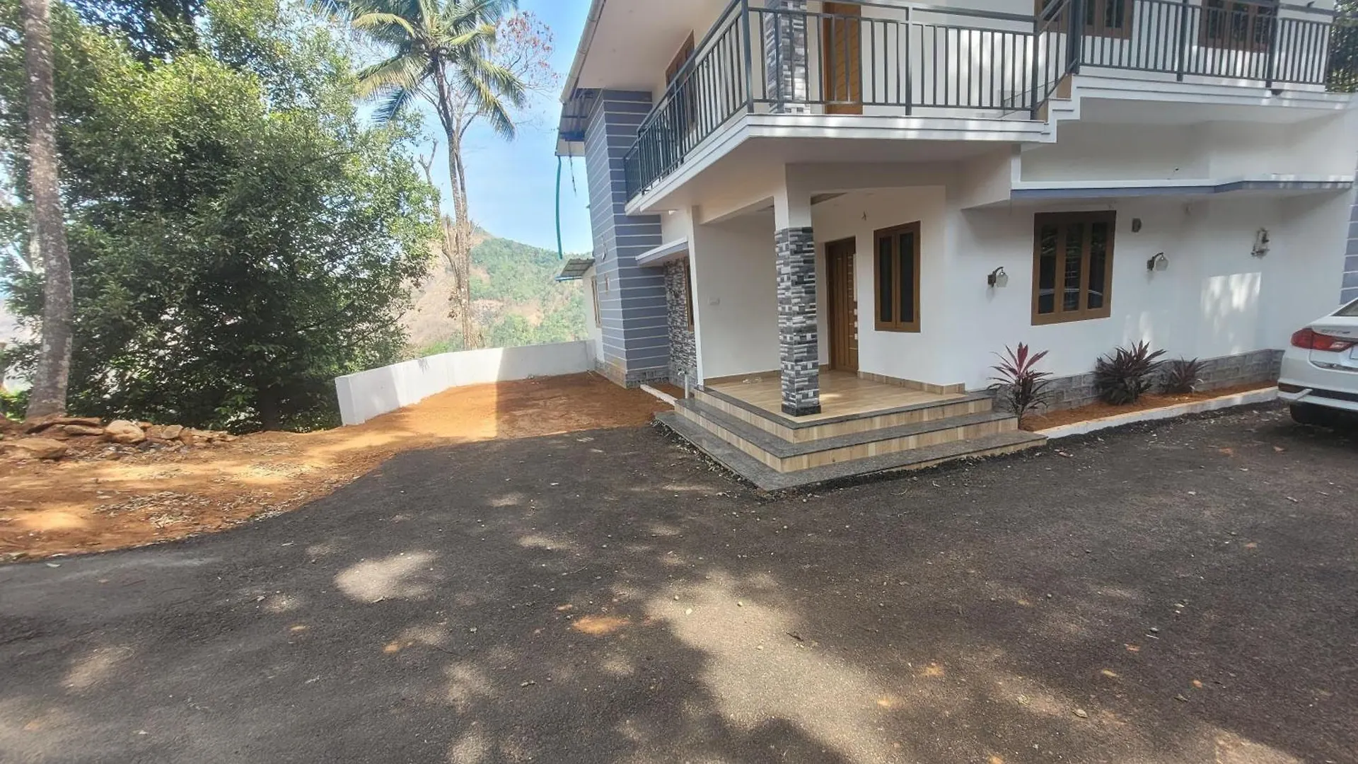 Newcastle Holidays Entire Ground Floor 3 Bedrooms Kitchen Dining Living 8 Guests Kumudi