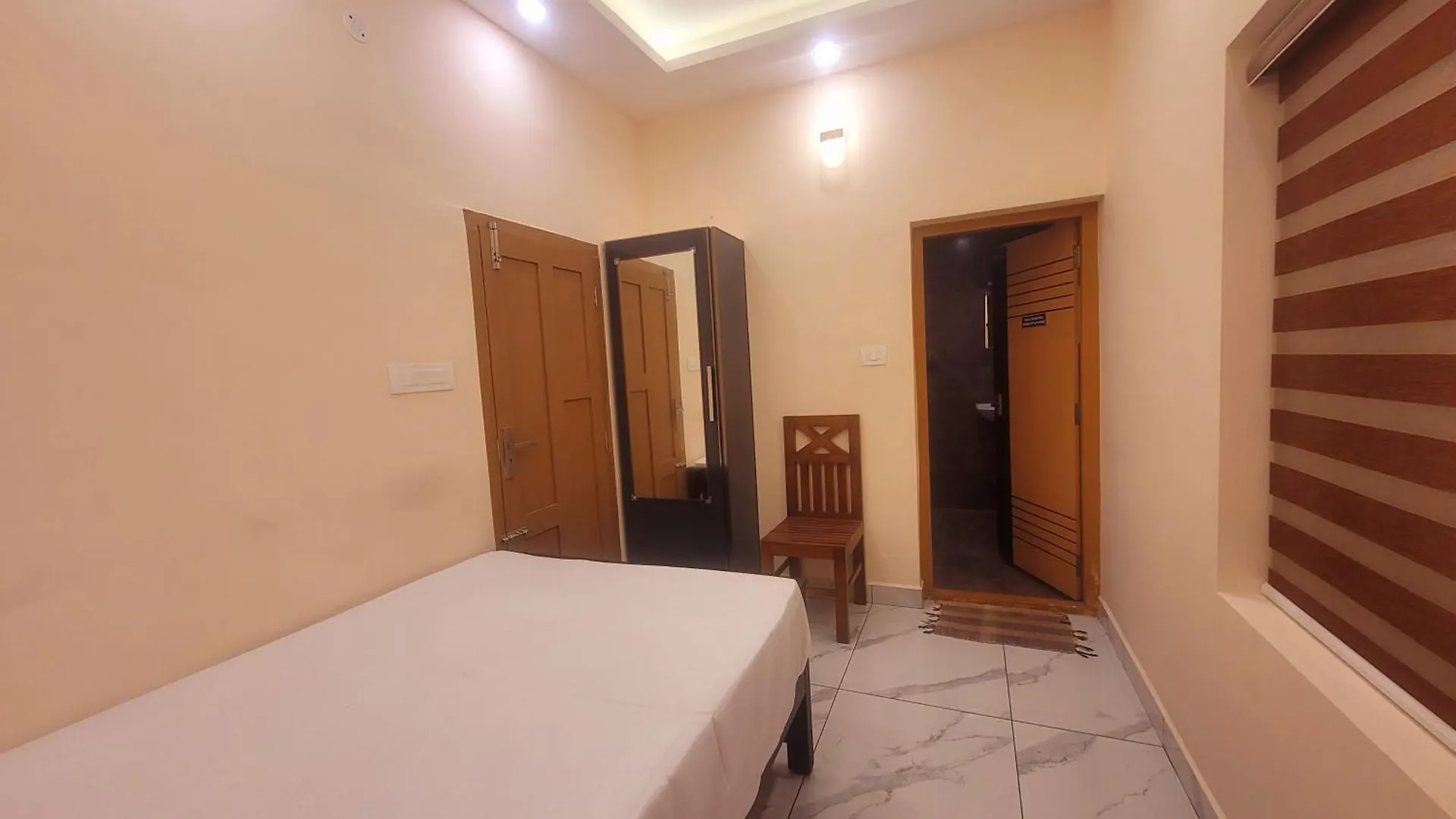 Villa Newcastle Holidays Entire Ground Floor 3 Bedrooms Kitchen Dining Living 8 Guests Kumudi