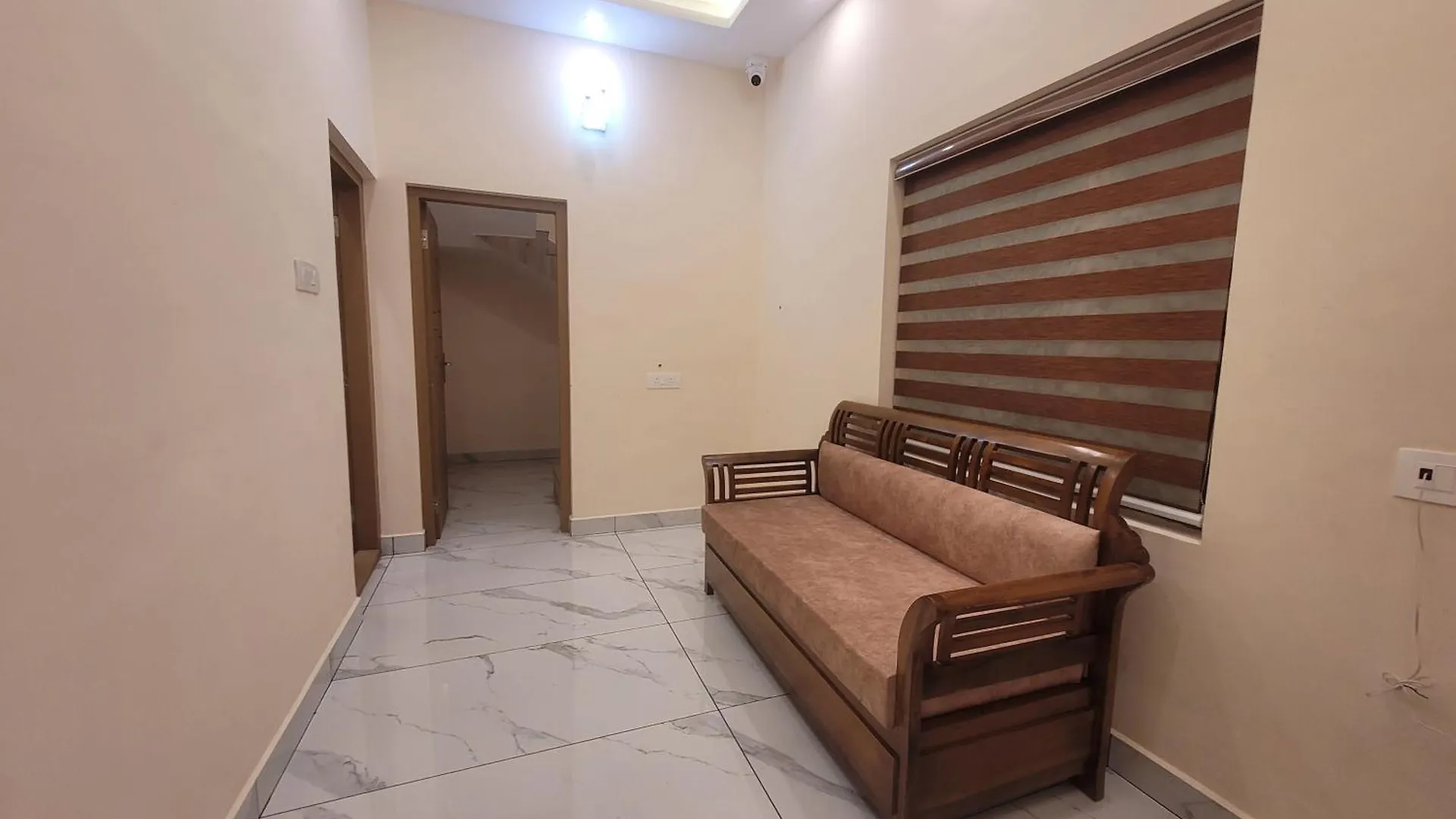 Newcastle Holidays Entire Ground Floor 3 Bedrooms Kitchen Dining Living 8 Guests Kumudi India